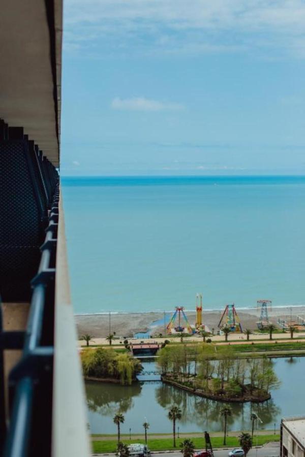 General Sea View Apartments In Orbi City バトゥーミ エクステリア 写真